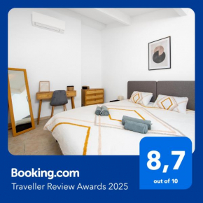 Élégance au Cœur du Vieil Antibes 2 Chambres climatisation 6 personnes